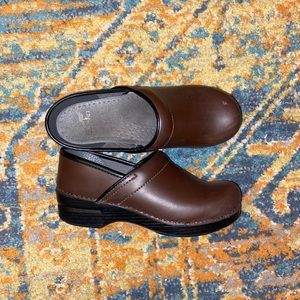 EUC Dansko Clogs Brown